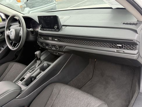 Certified 2023 Honda Accord EX image 27