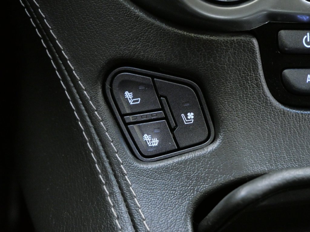 Used 2019 Chevrolet Suburban Premier AWD/4WD image 30