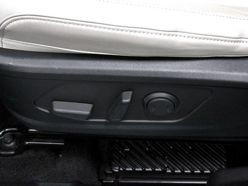 Used 2025 Hyundai Tucson Limited AWD/4WD image 23
