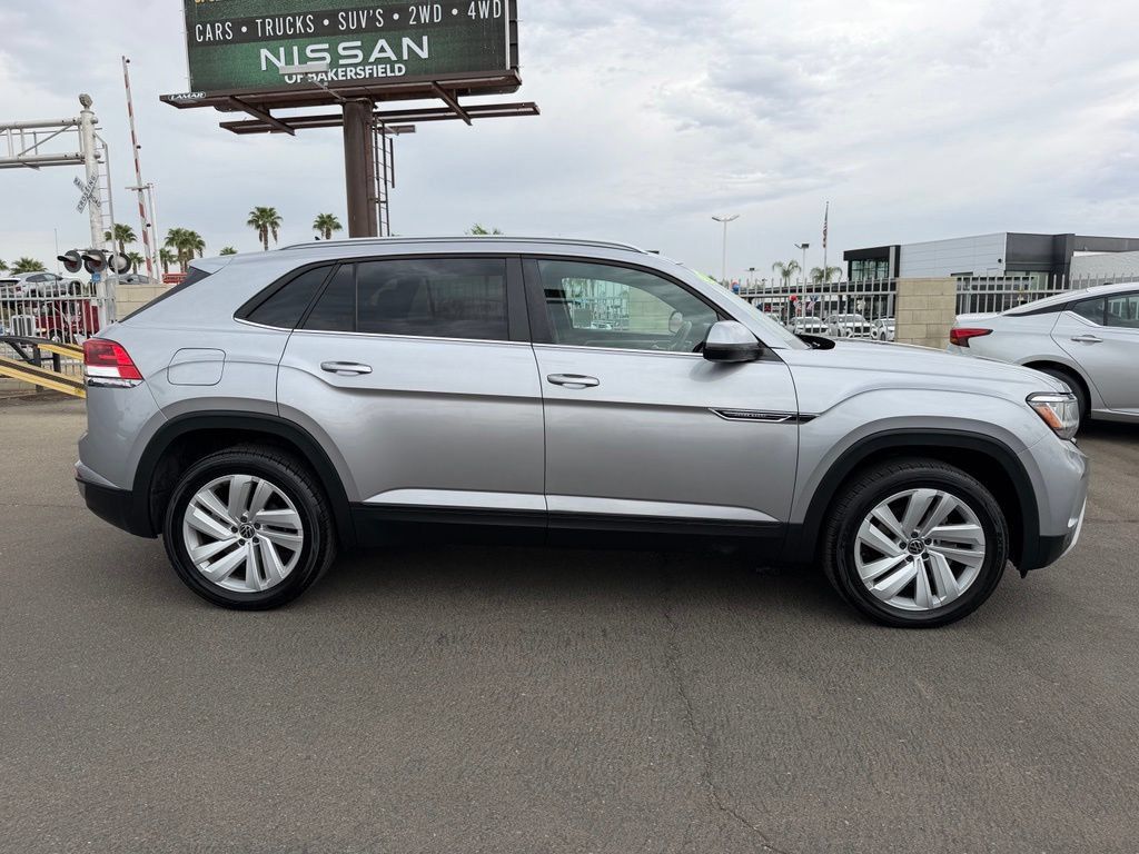 Used 2021 Volkswagen Atlas Cross Sport SE FWD image 7