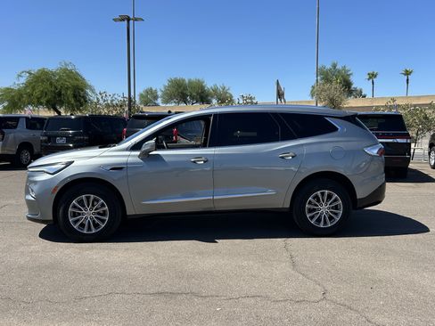 Used 2024 Buick Enclave Premium AWD/4WD image 2