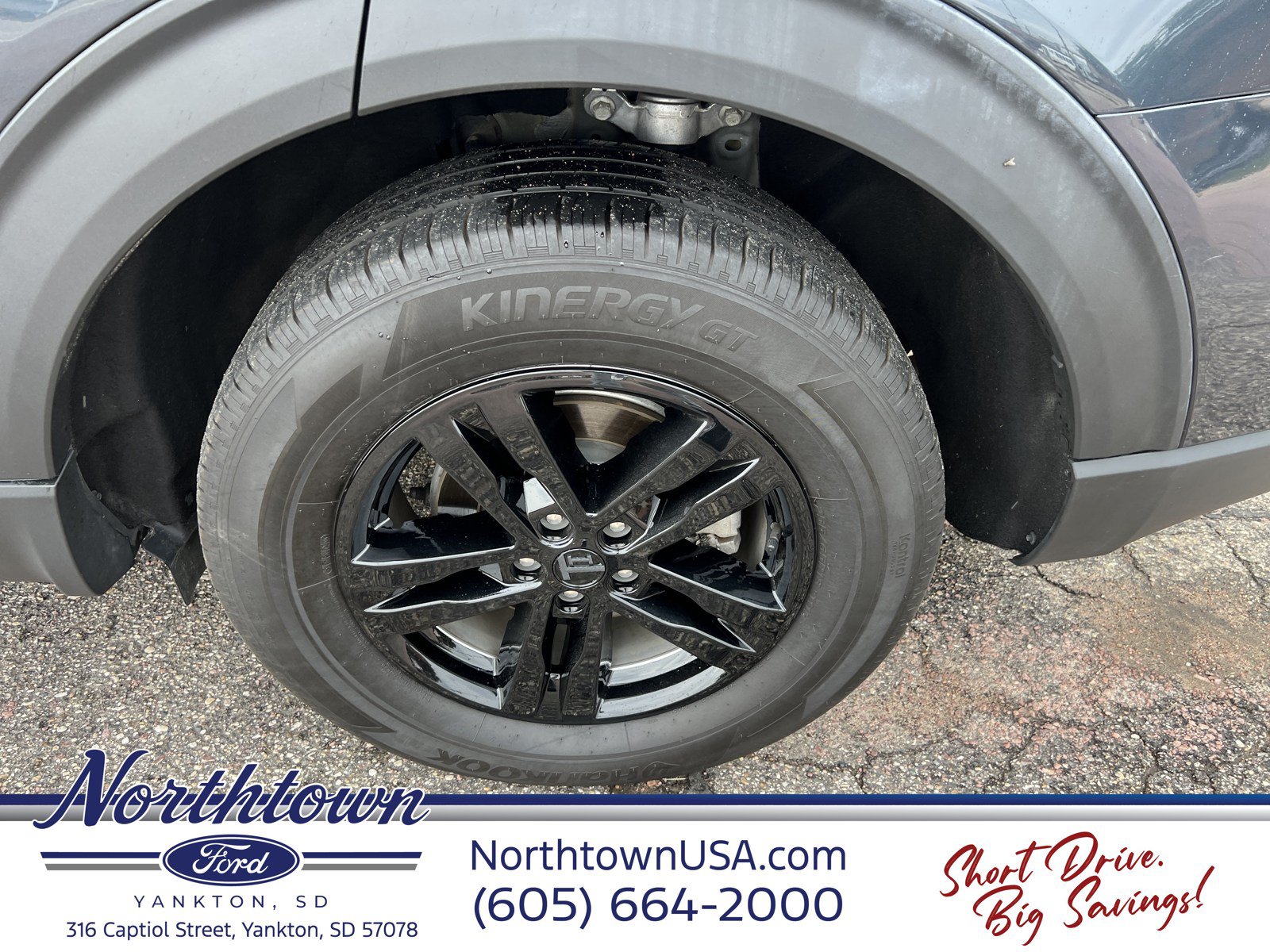 Used 2024 Ford Explorer XLT w/ Equipment Group 202A AWD/4WD image 12