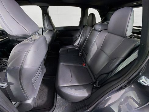 Used 2025 Subaru Forester Limited image 22