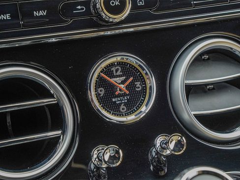 Used 2024 Bentley Continental GT image 30