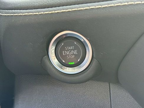 Used 2025 Chevrolet Suburban Premier image 18