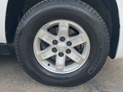 Used 2010 GMC Yukon XL SLE w/ SLE-2 Equipment Package RWD image 9