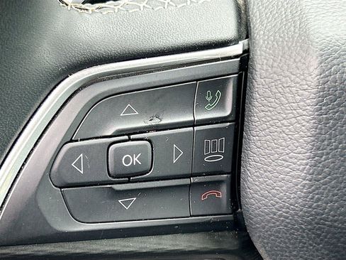 Used 2024 Jeep Grand Cherokee Altitude AWD/4WD image 38