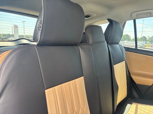 Used 2017 Toyota RAV4 Limited image 28