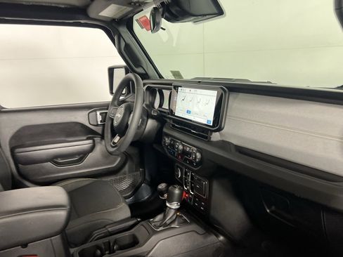 Certified 2025 Jeep Wrangler Willys 4xe image 29