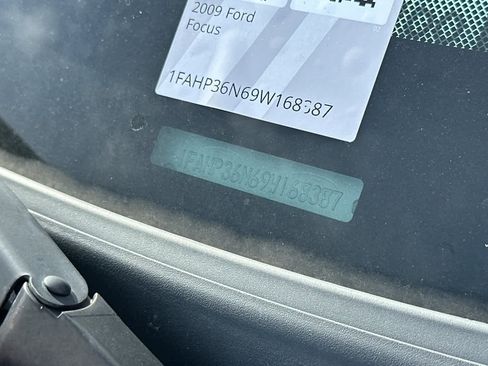 Used 2009 Ford Focus SES image 22