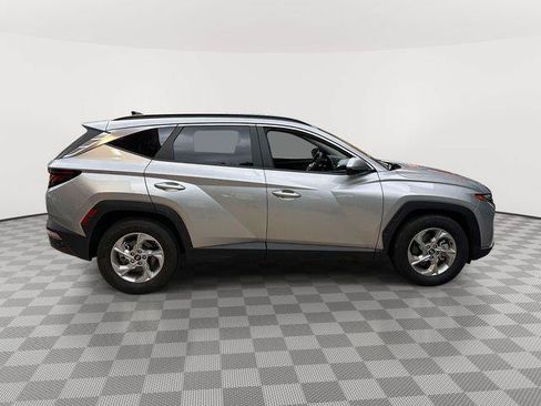 Used 2024 Hyundai Tucson SEL FWD image 2
