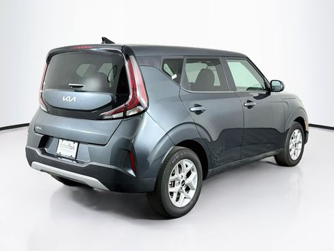 Used 2025 Kia Soul LX w/ LX Technology Package FWD image 9