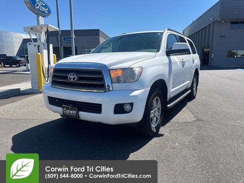 Used 2017 Toyota Sequoia SR5 AWD/4WD image 5