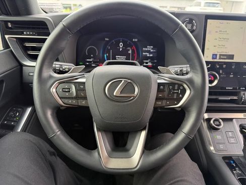 Used 2025 Lexus GX 550 w/ Cold Area Package AWD/4WD image 6