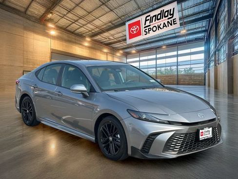 Used 2025 Toyota Camry SE FWD image 2