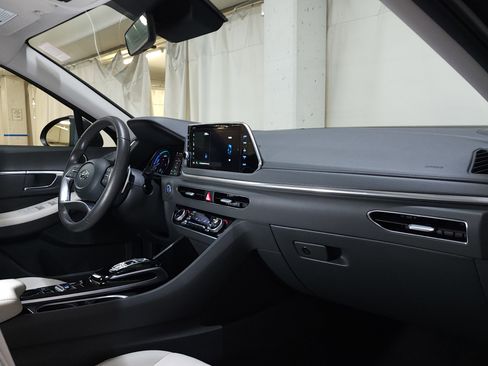 Used 2023 Hyundai Sonata SEL w/ Cargo Package FWD image 22