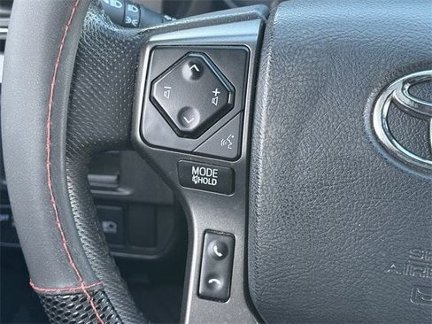 Used 2018 Toyota Tacoma TRD Sport image 14