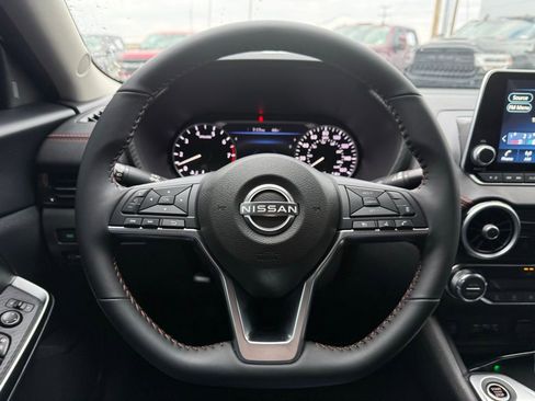 Used 2025 Nissan Sentra SR image 13
