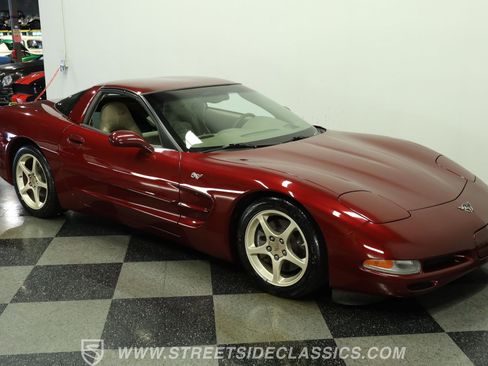 Used 2003 Chevrolet Corvette Coupe w/ Preferred Equipment Group RWD image 14