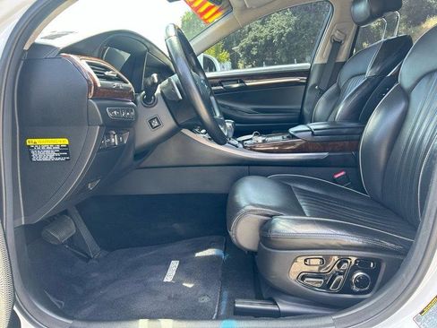 Used 2017 Genesis G90 3.3T Premium RWD image 6