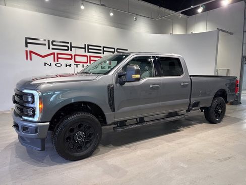 Used 2024 Ford F250 XLT w/ Black Appearance Package image 8