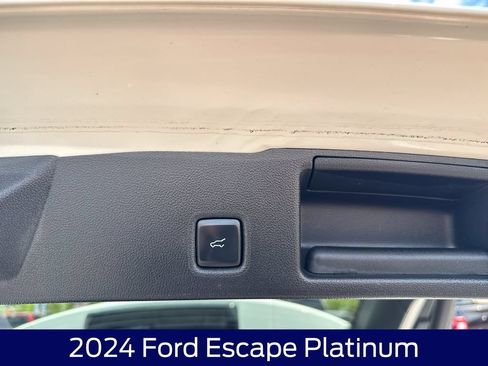 Used 2024 Ford Escape Platinum AWD/4WD image 17
