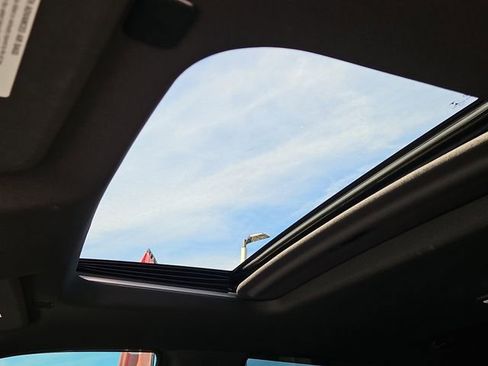 Used 2021 Chevrolet Silverado 1500 High Country w/ Technology Package image 31