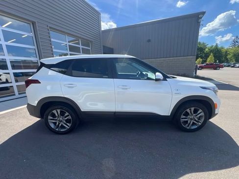 Used 2021 Kia Seltos LX AWD/4WD image 4