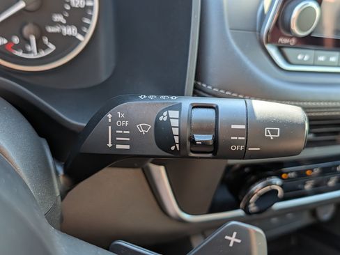 Used 2024 Nissan Rogue S AWD/4WD image 28