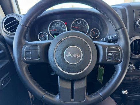 Used 2018 Jeep Wrangler Unlimited Sport S AWD/4WD image 9