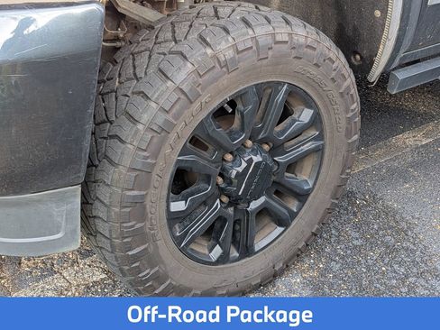Used 2017 GMC Sierra 2500 Denali w/ Duramax Plus Package AWD/4WD image 7