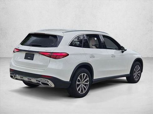 Used 2023 Mercedes-Benz GLC 300 4MATIC image 5