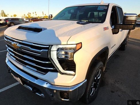 Used 2024 Chevrolet Silverado 2500 LTZ w/ LTZ Convenience Package image 3
