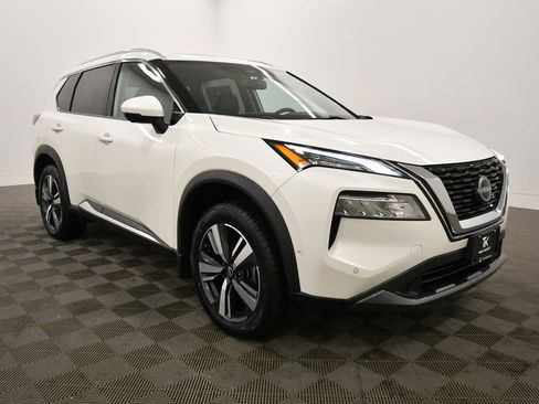 Used 2023 Nissan Rogue SL w/ SL Premium Package image 10