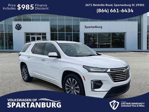 Used 2023 Chevrolet Traverse Premier image 1