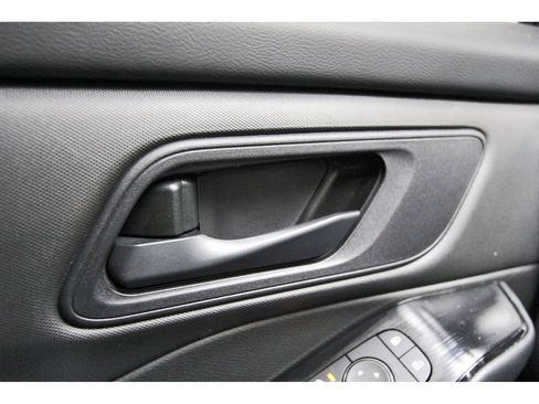 Used 2025 Nissan Rogue S FWD image 20