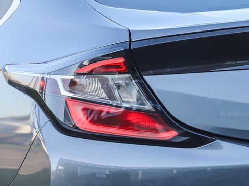 Used 2018 Chevrolet Volt Premier w/ Driver Confidence Package FWD image 9
