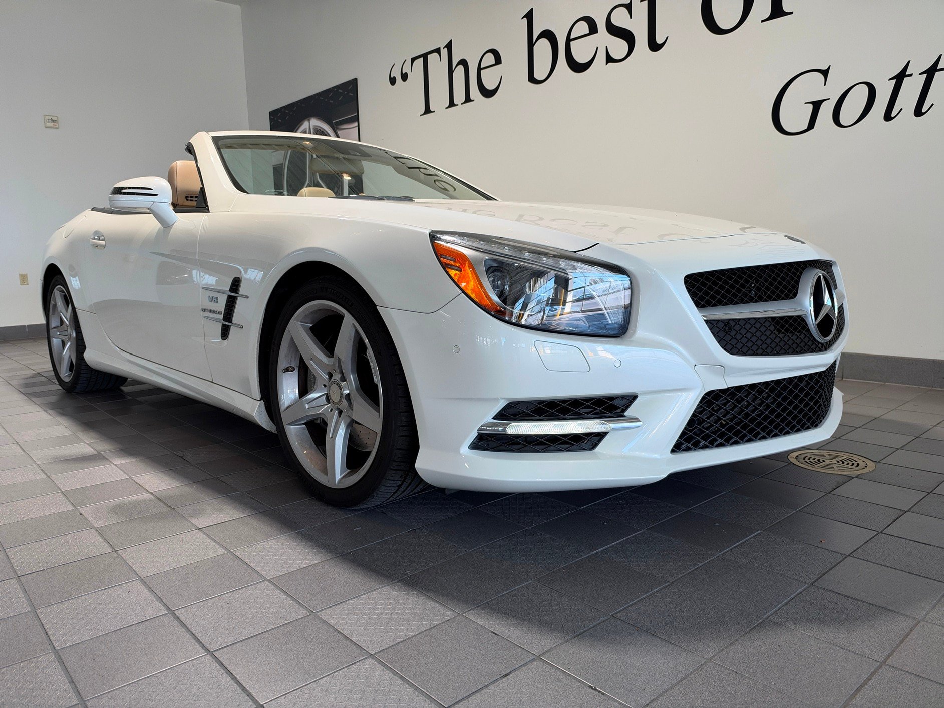 Used 2014 Mercedes-Benz SL 550 image 1