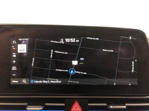 Used 2023 Hyundai Elantra Limited image 27