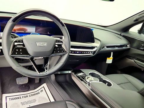 Used 2026 Cadillac Lyriq Sport AWD/4WD image 12