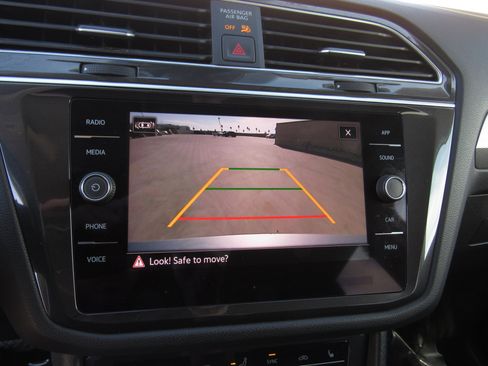 Used 2024 Volkswagen Tiguan Wolfsburg Edition image 21