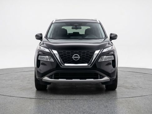 Used 2025 Nissan Rogue SV AWD/4WD image 2