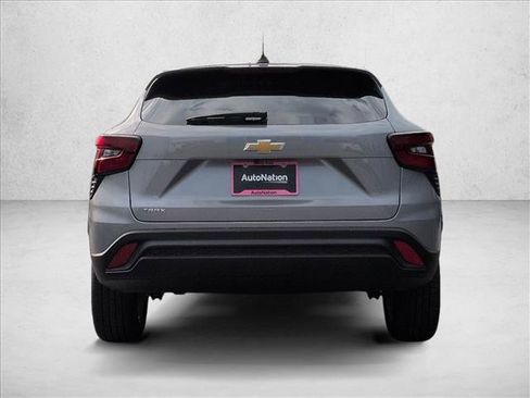 New 2026 Chevrolet Trax LS w/ LS Convenience Package FWD image 8