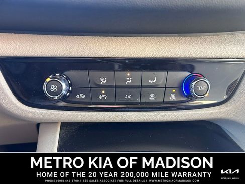 Used 2018 Buick Regal Preferred w/ Sights and Sounds Package image 22