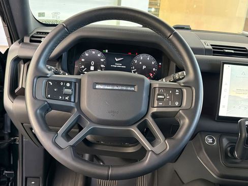 Certified 2025 Land Rover Defender 130 X-Dynamic SE AWD/4WD image 18