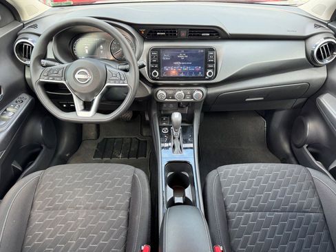 Used 2023 Nissan Kicks SV image 12