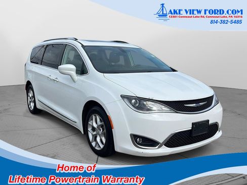 Used 2019 Chrysler Pacifica Touring-L Plus w/ Tire & Wheel Group FWD image 18