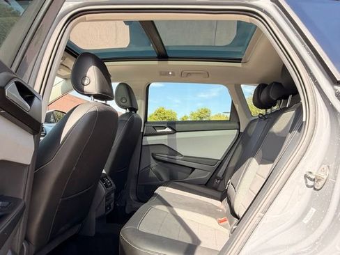 Used 2023 Volkswagen Taos SE w/ Panoramic Sunroof Package FWD image 10