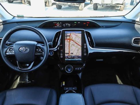 Used 2022 Toyota Prius Prime XLE FWD image 12