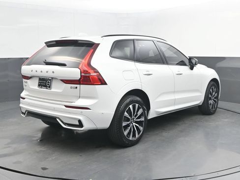 Certified 2024 Volvo XC60 B5 Plus w/ Protection Package Premier AWD/4WD image 7